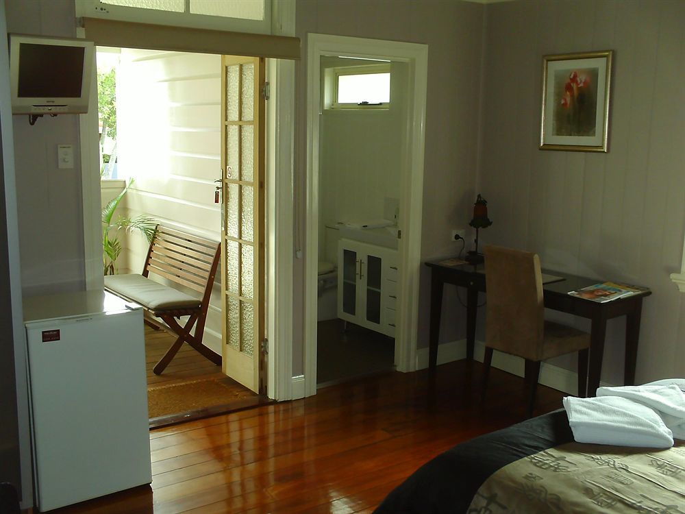 99 Kirkland Bed & Breakfast บริสเบน ภายนอก รูปภาพ