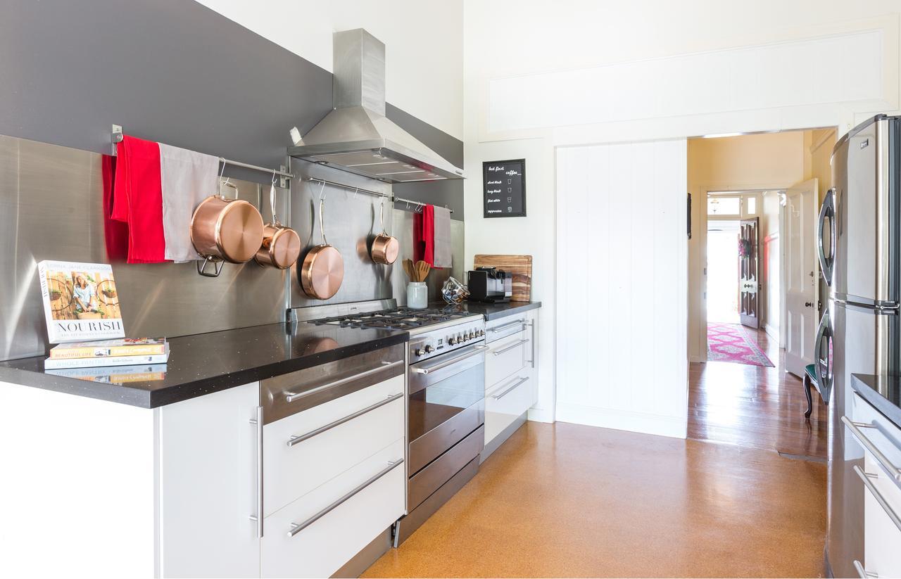99 Kirkland Bed & Breakfast บริสเบน ภายนอก รูปภาพ