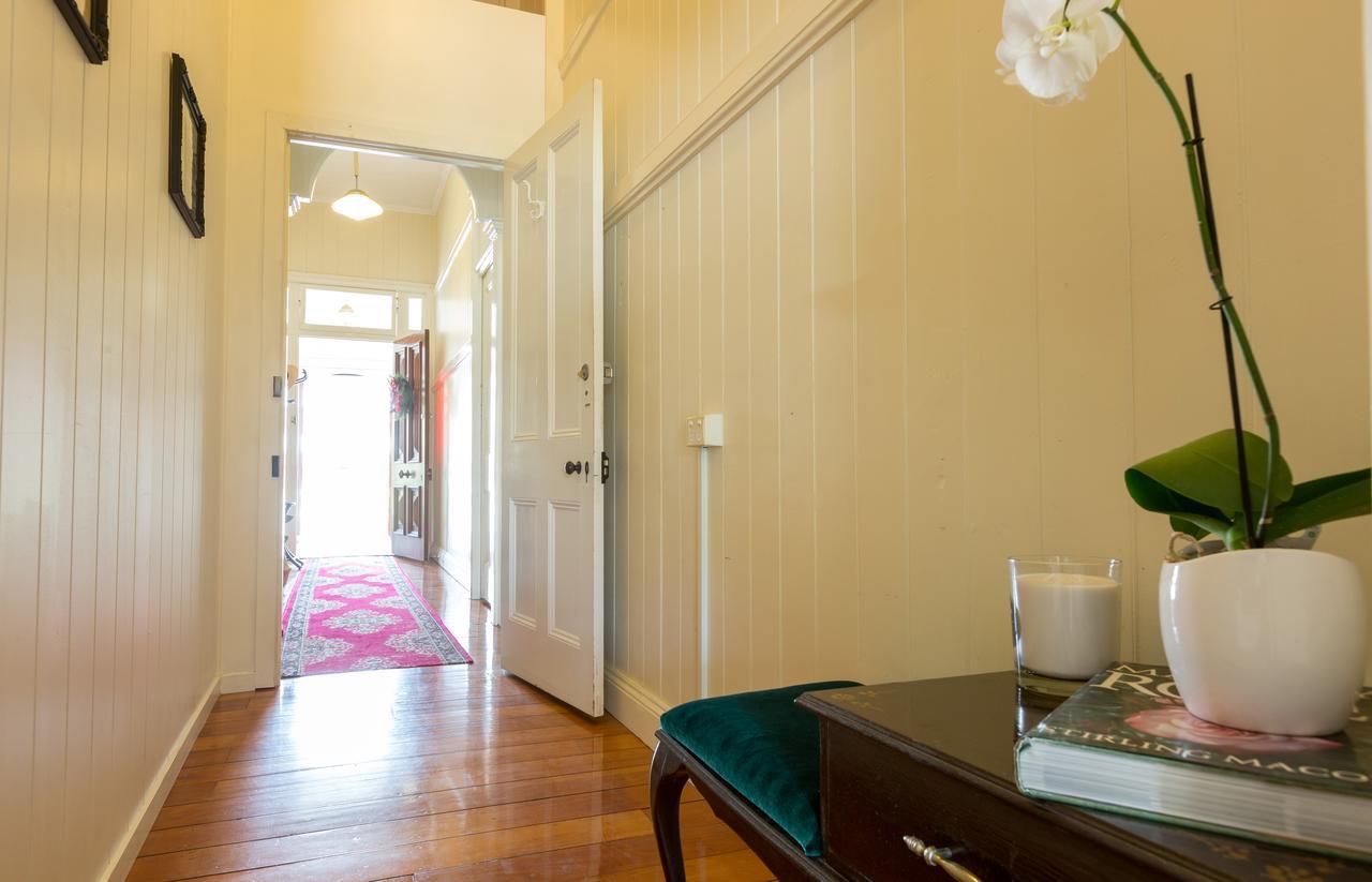 99 Kirkland Bed & Breakfast บริสเบน ภายนอก รูปภาพ