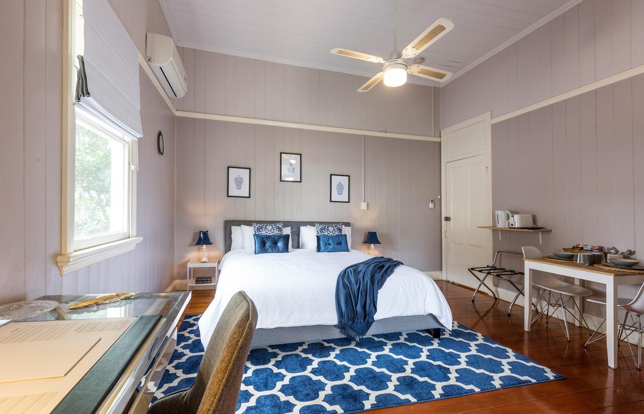 99 Kirkland Bed & Breakfast บริสเบน ภายนอก รูปภาพ